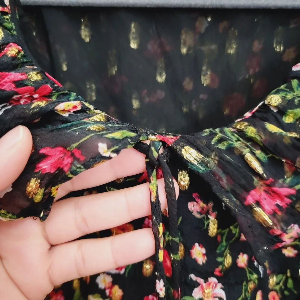 J CREW Ruffleneck top in midnight vintage floral Blouse Gold Metallic